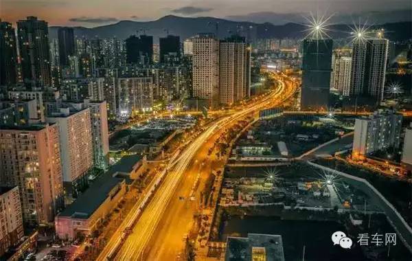 TOBOT： 机器人军团的攻击 推荐视频