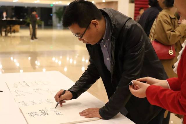 假日之旅 推荐视频