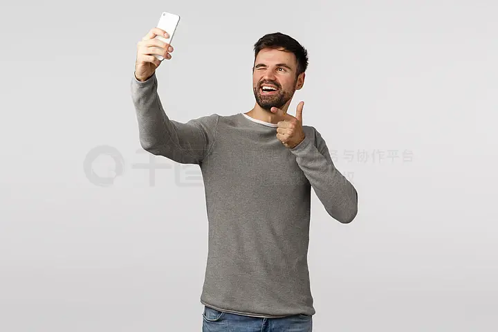 一个人的皮影戏 视频主图