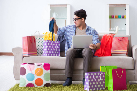 云小姐,封先生说你跑不掉了