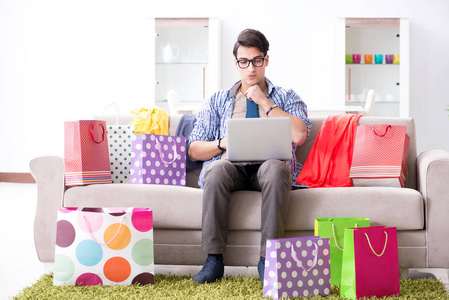 云小姐,封先生说你跑不掉了