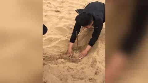 互换灵魂，奶奶带我乘风破浪 推荐视频